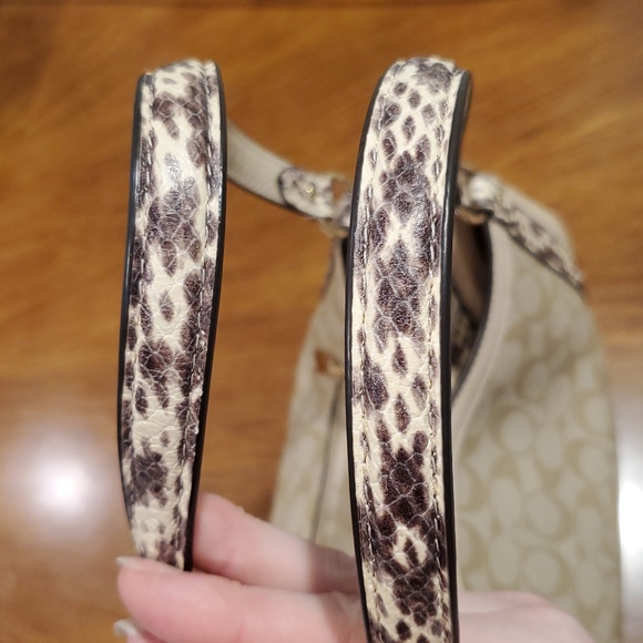 Like NEW Coach Exotic Signature Kristy Bsg - Picture 9 of 13